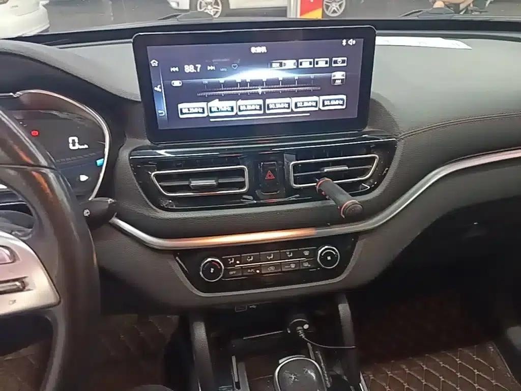 Bestune T33 2019 1.6L Automatic Deluxe Edition (National VI Emission Standard) — миниатюра 13
