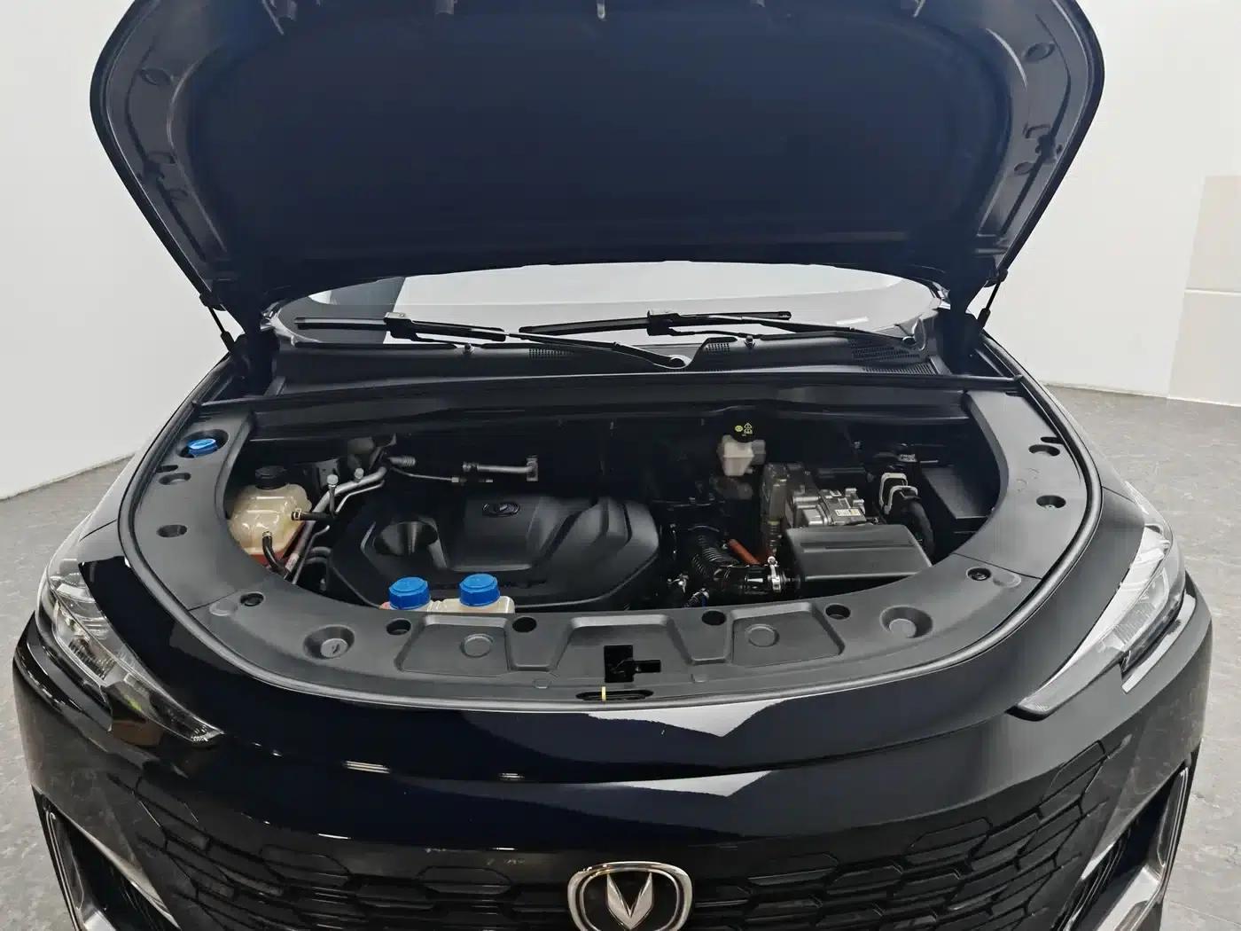 Changan UNI-K Smart Electric iDD 2022 Blue Whale iDD 130km 1.5T Premium Edition — миниатюра 13
