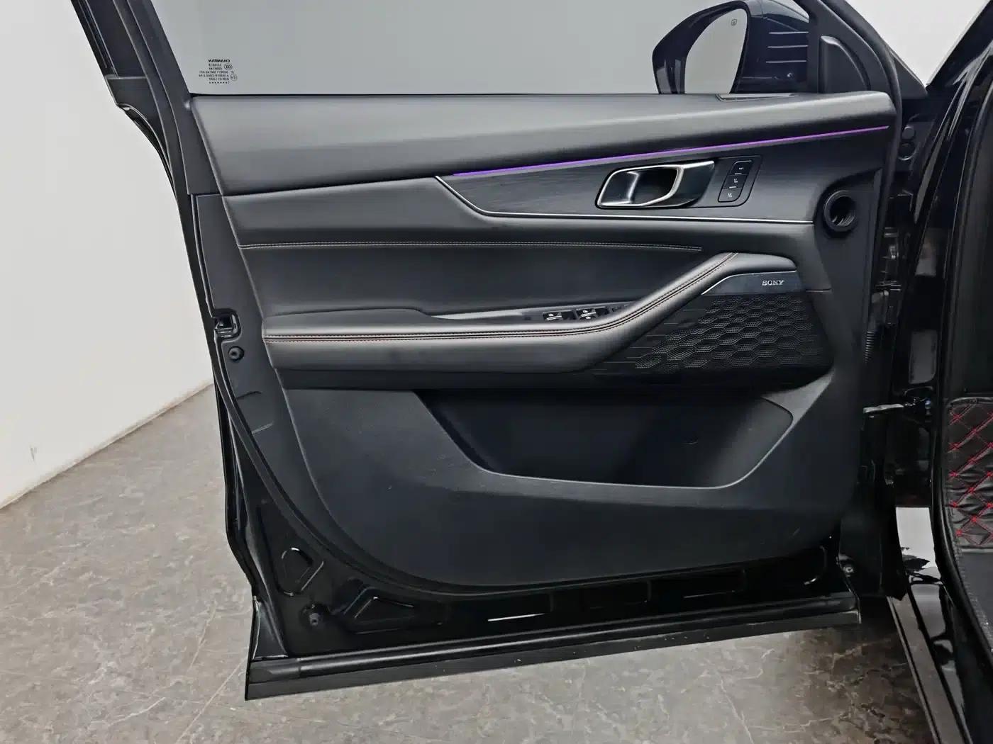 Changan UNI-K Smart Electric iDD 2022 Blue Whale iDD 130km 1.5T Premium Edition — миниатюра 19