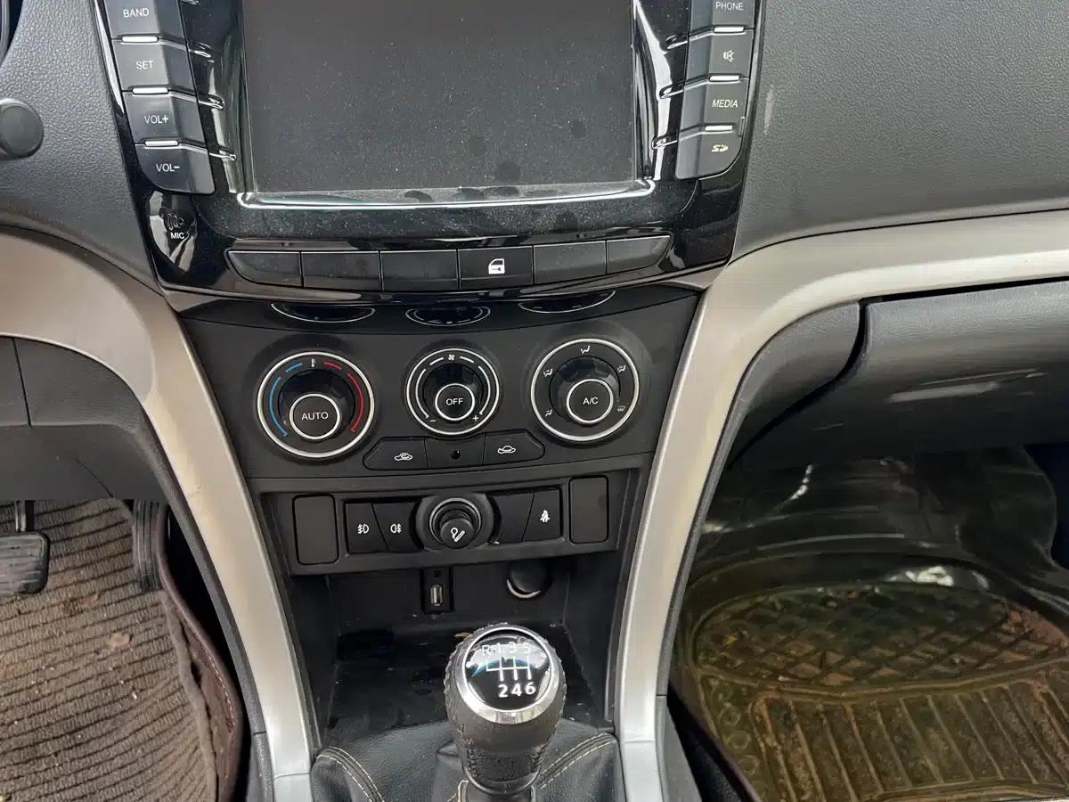 Wingle 6 2014 2.0T 2WD Elite 4D20B — миниатюра 13