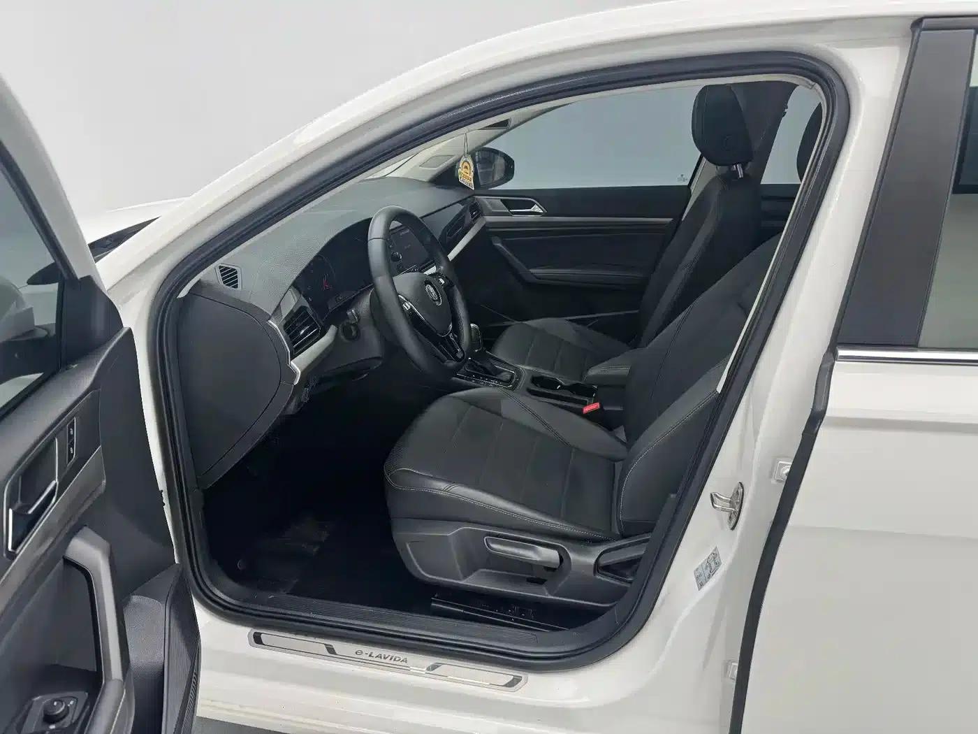 2019 Volkswagen Lavida EV Premium Edition — миниатюра 4