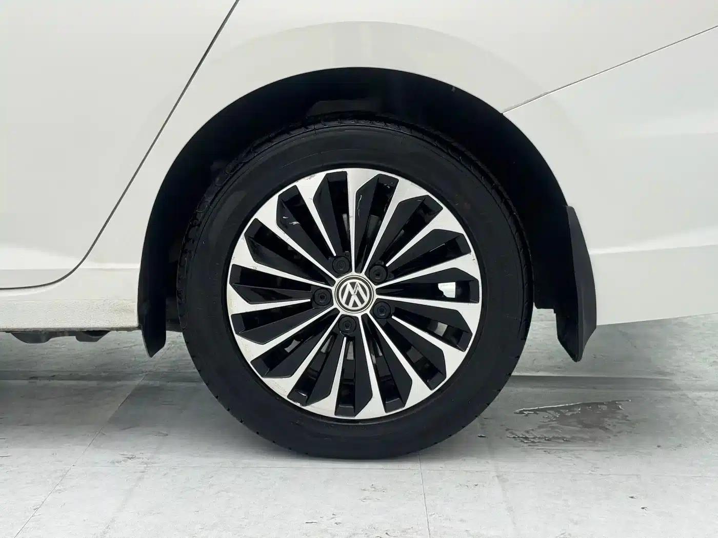 2019 Volkswagen Lavida EV Premium Edition — миниатюра 9