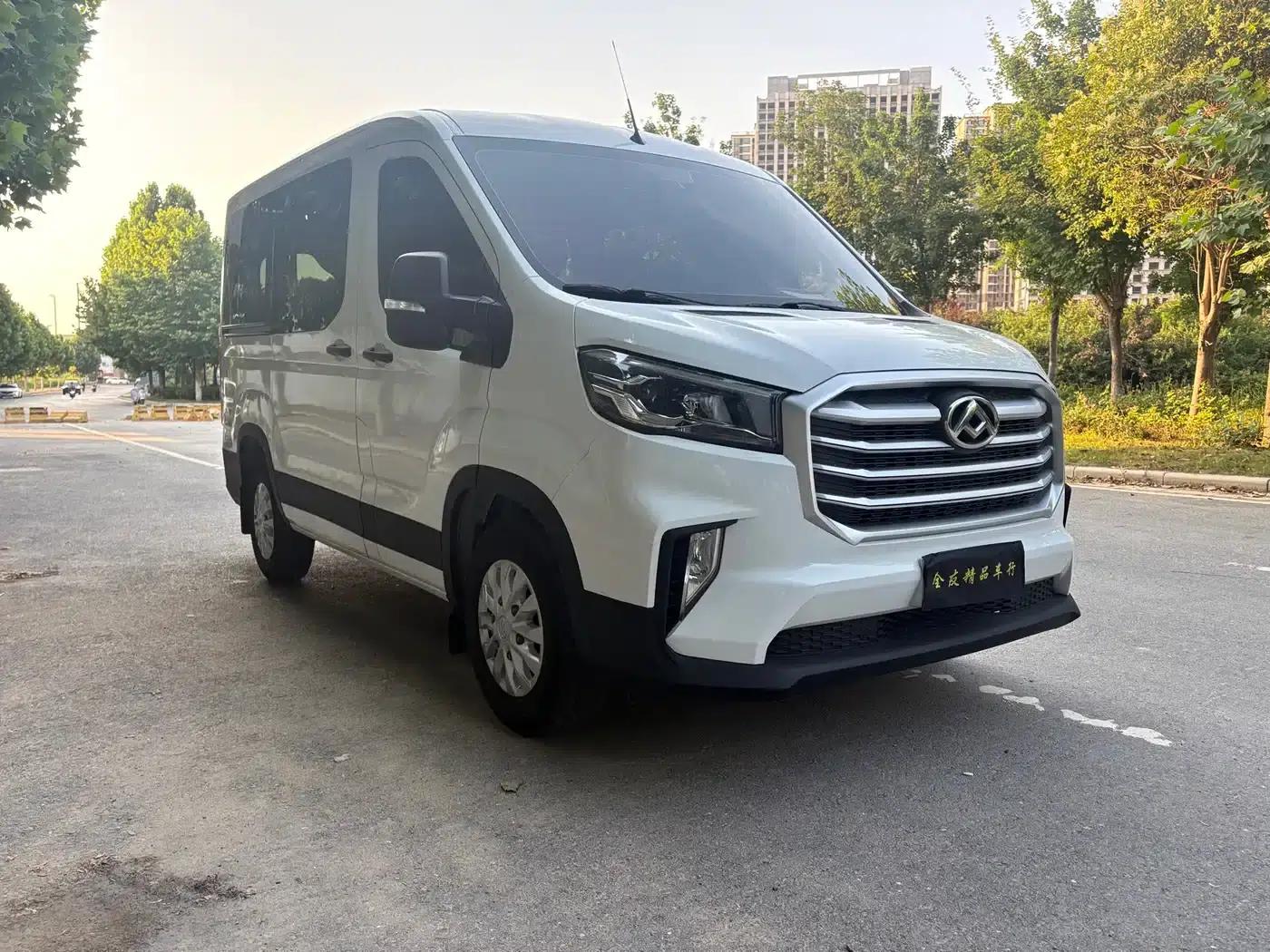 Xintu V90 2022 2.0T Manual Yunjie Front-wheel Drive Short Wheelbase Mid-roof Rear Single Tire 6 Seats — миниатюра 4