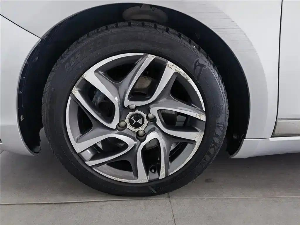 DS 5 Imported 2012 Model 1.6T Elegant Edition — миниатюра 17
