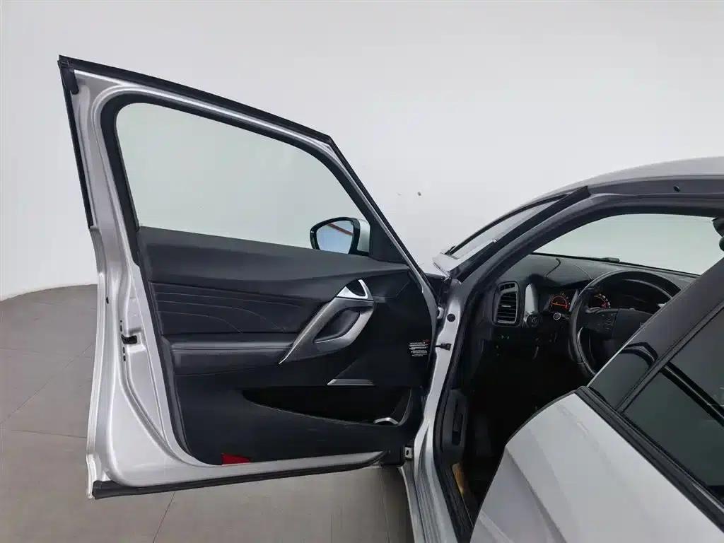 DS 5 Imported 2012 Model 1.6T Elegant Edition — миниатюра 8