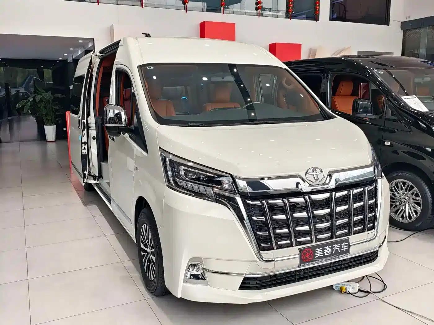 2024 HIACE 3.5L Automatic — миниатюра 3