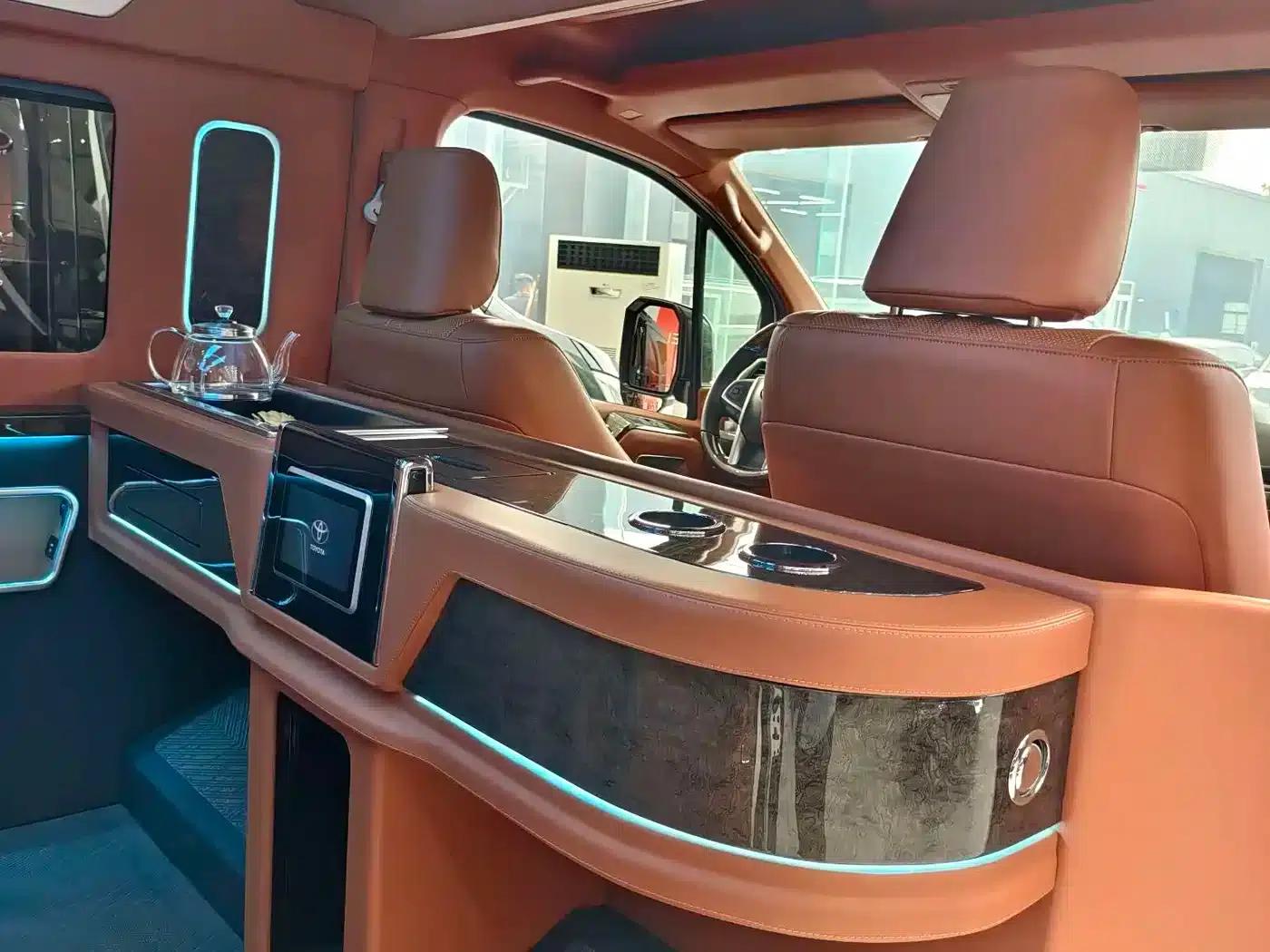 2024 HIACE 3.5L Automatic — миниатюра 6
