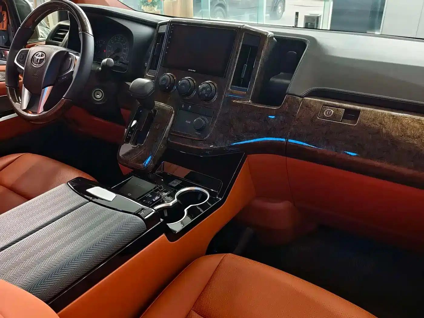 2024 HIACE 3.5L Automatic — миниатюра 7
