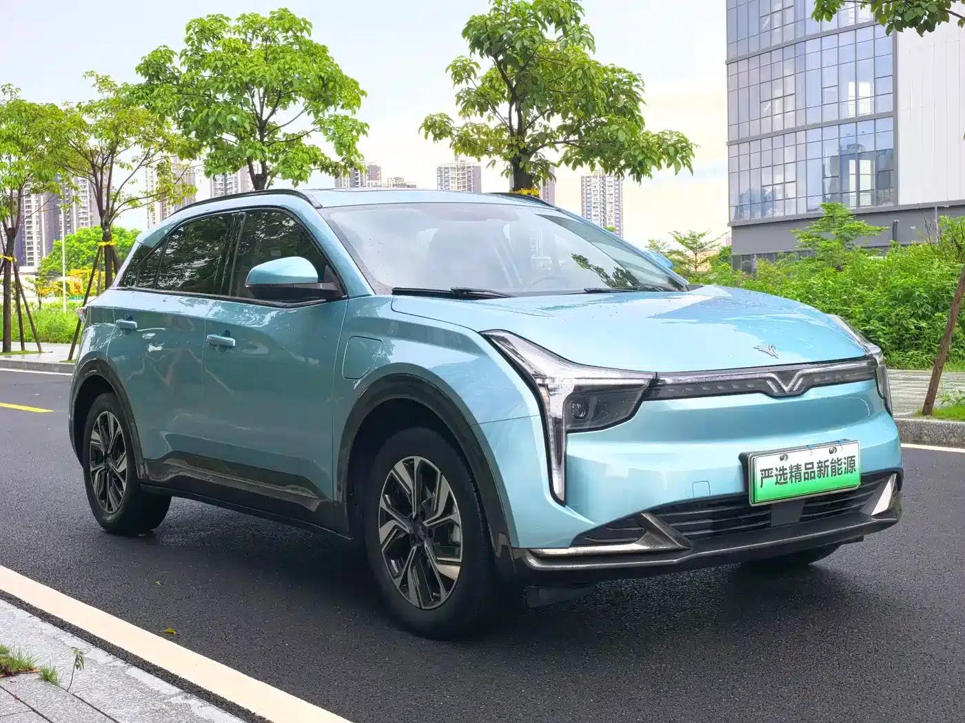 Corolla Hybrid E+ 2019 1.8L E-CVT Flagship Edition — миниатюра 3