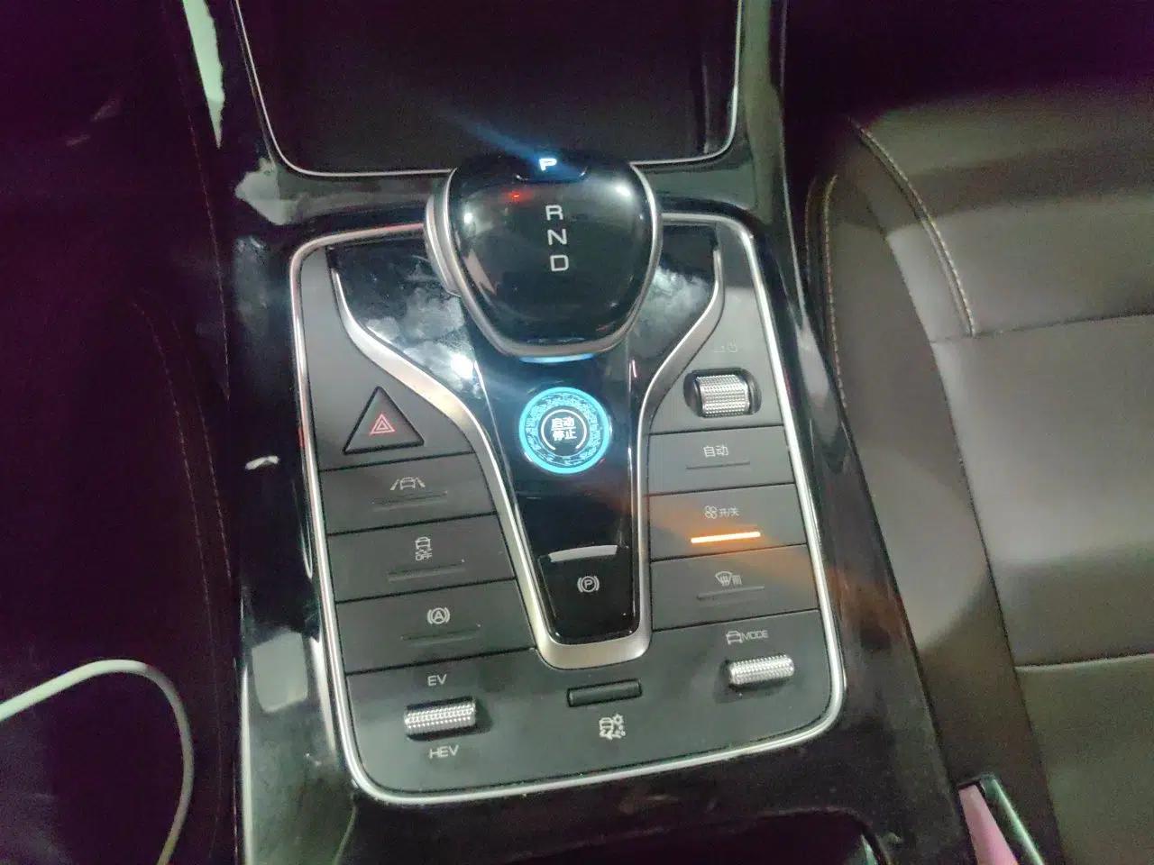 BYD Song MAX New Energy 2022 DM-i 105KM Executive Edition — миниатюра 13