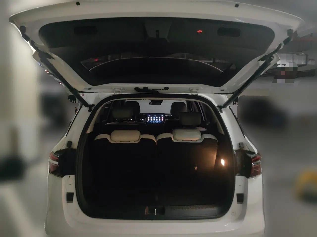 BYD Song MAX New Energy 2022 DM-i 105KM Executive Edition — миниатюра 16