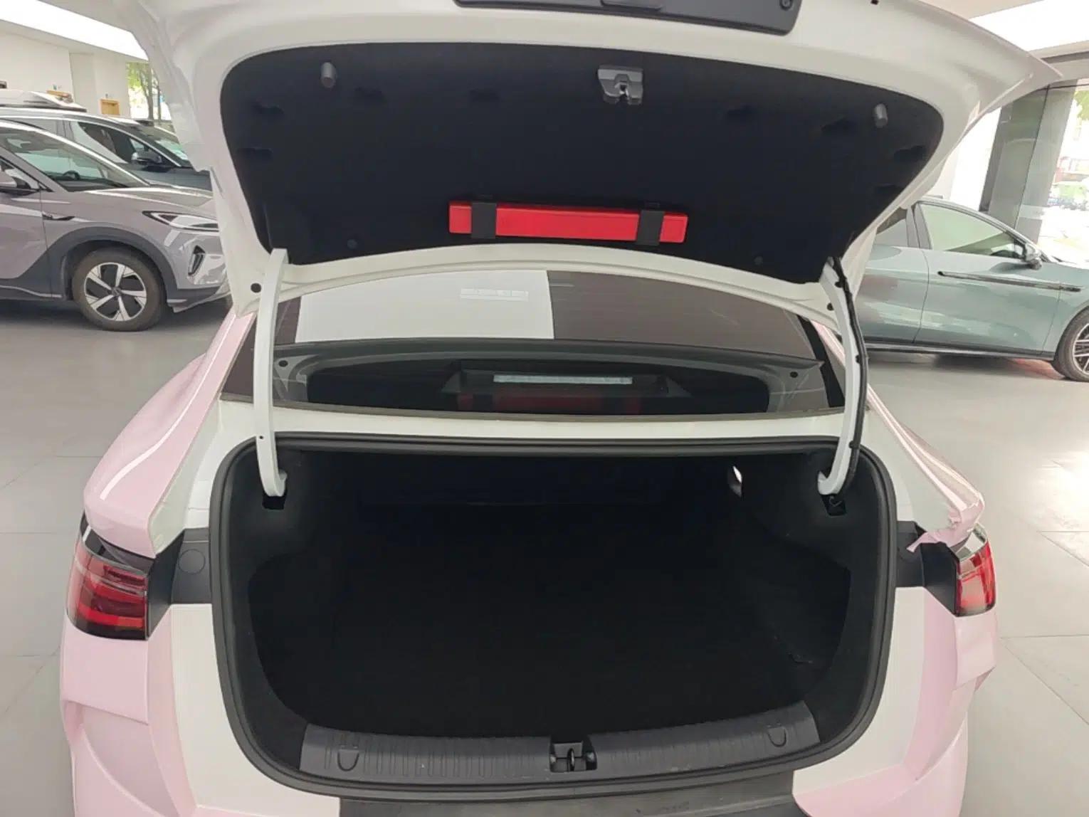 BYD e7 2025 Model 520 Smart Travel Edition — миниатюра 22