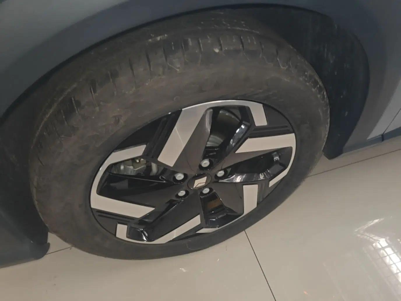 Baojun Yunhai 2024 140km Plug-in Hybrid Version — миниатюра 15