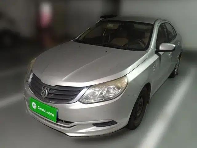 Baojun 630 2013 1.5L manual standard version