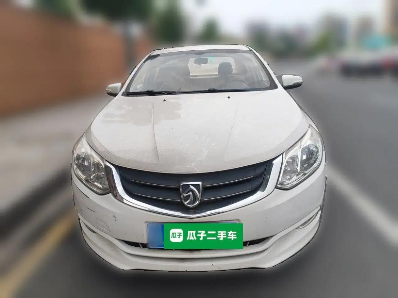 Baojun 630 2014 1.5L manual Comfort trim level — миниатюра 2