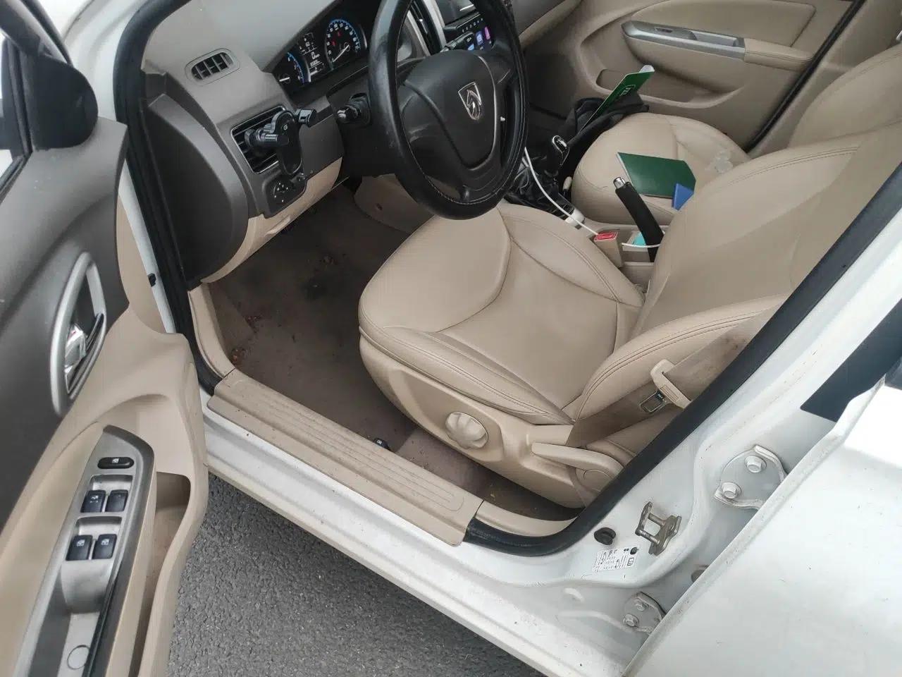 Baojun 630 2014 1.5L manual Comfort trim level — миниатюра 16