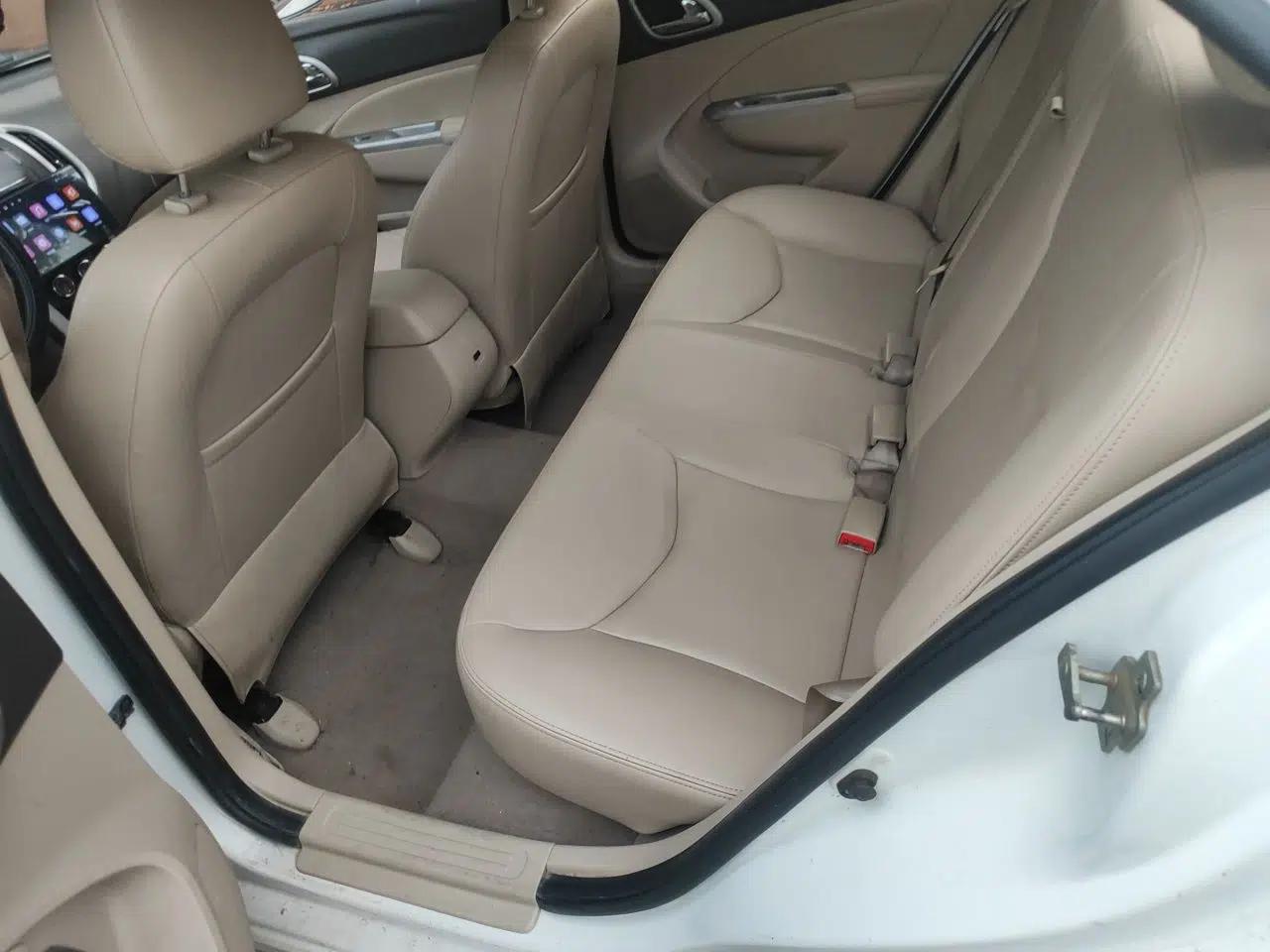 Baojun 630 2014 1.5L manual Comfort trim level — миниатюра 17
