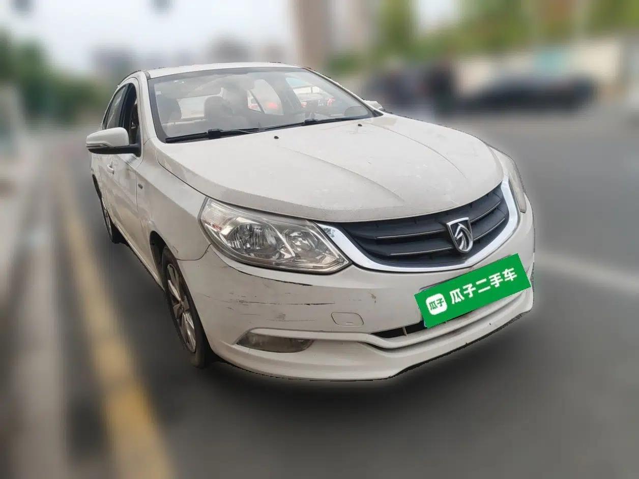 Baojun 630 2014 1.5L manual Comfort trim level — миниатюра 3
