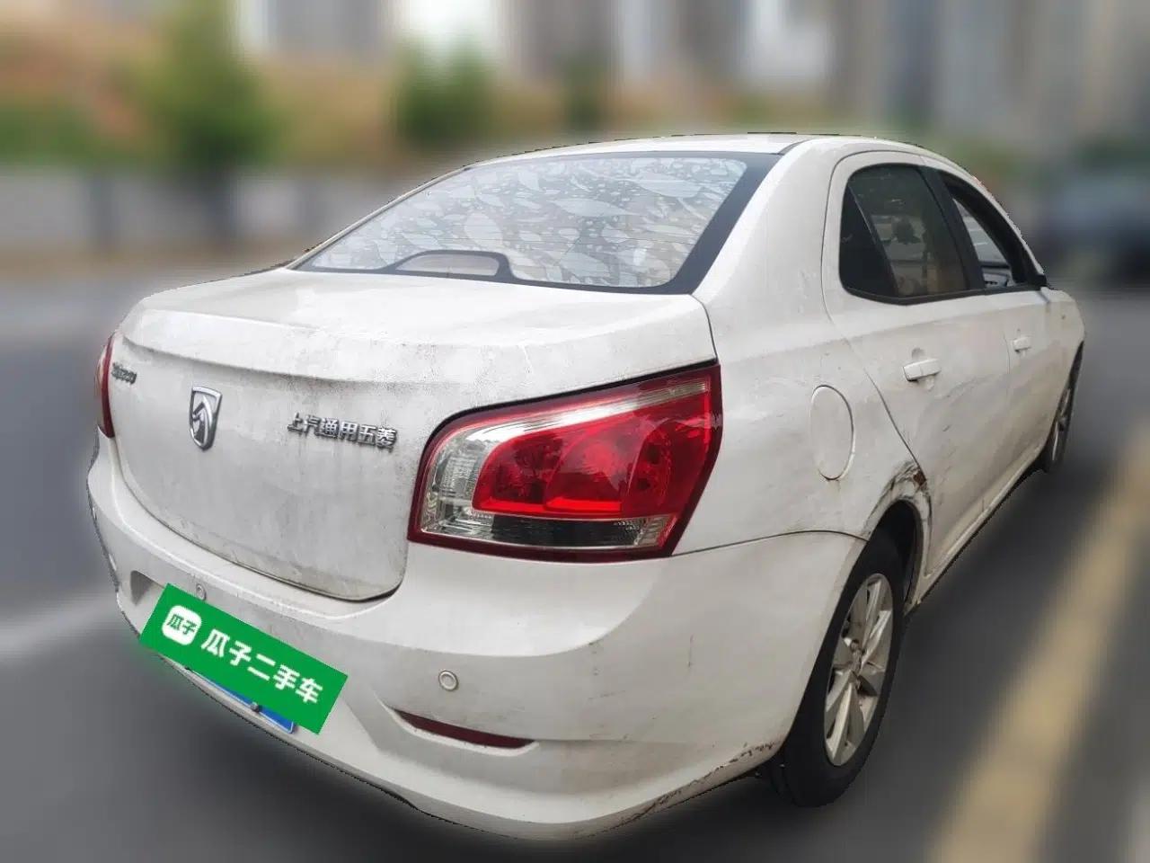 Baojun 630 2014 1.5L manual Comfort trim level — миниатюра 6