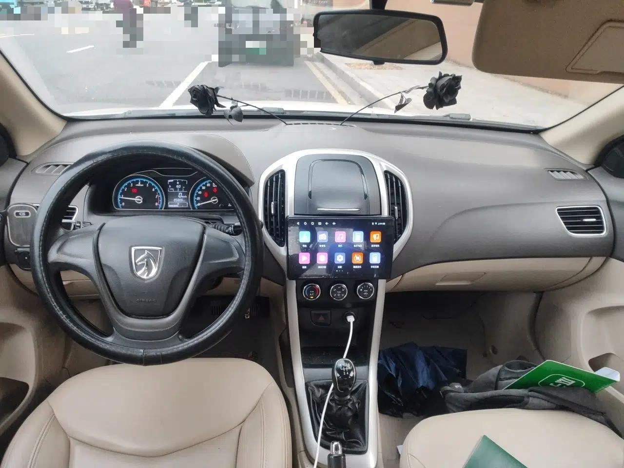 Baojun 630 2014 1.5L manual Comfort trim level — миниатюра 9