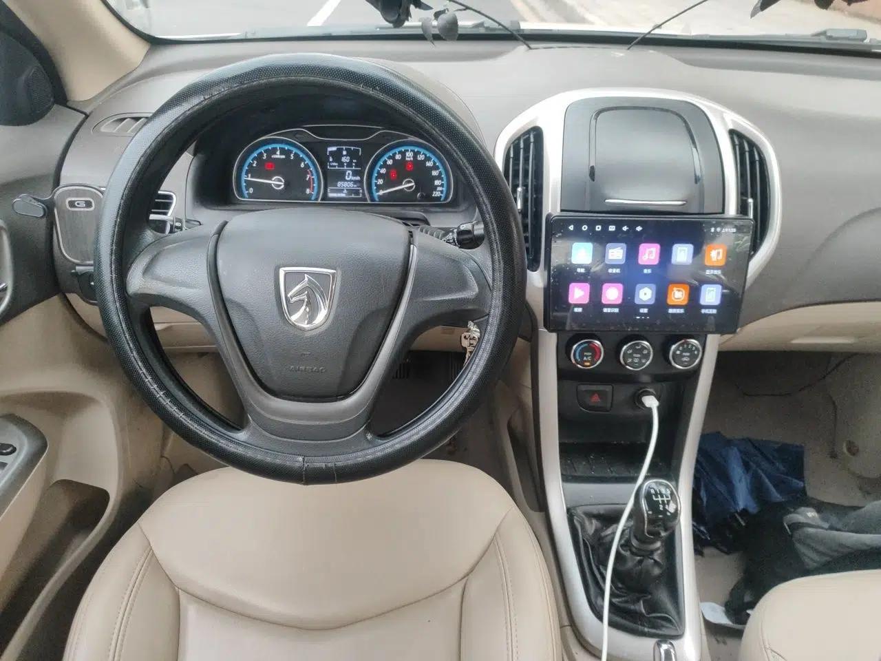 Baojun 630 2014 1.5L manual Comfort trim level — миниатюра 10