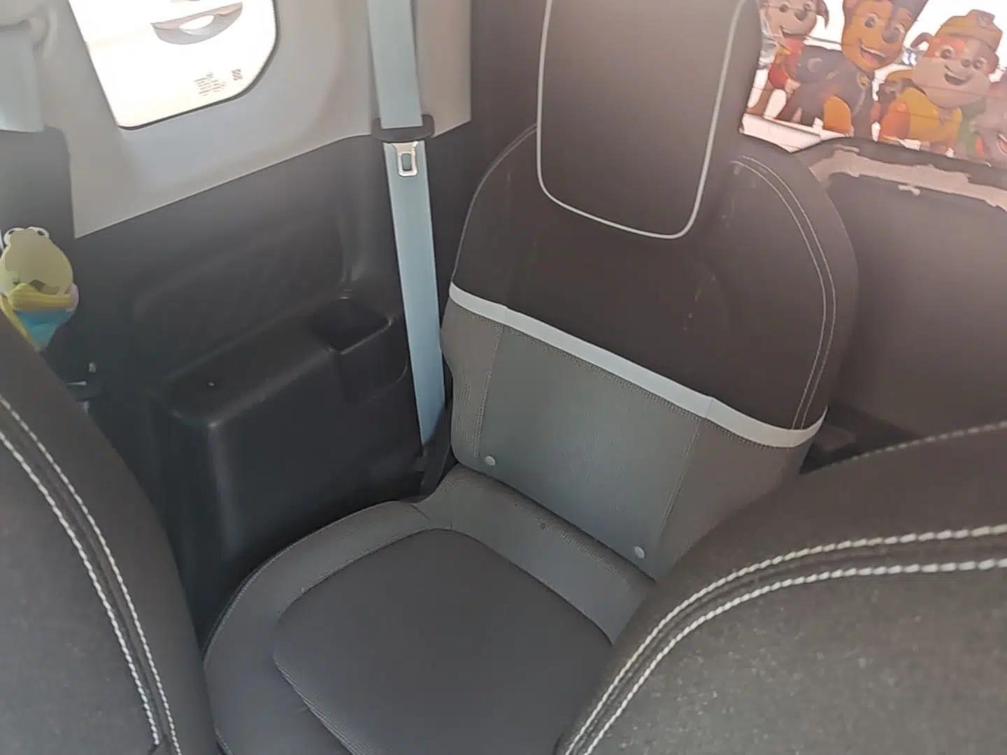 Baojun E300 2020 Starry Intelligence Edition — миниатюра 20