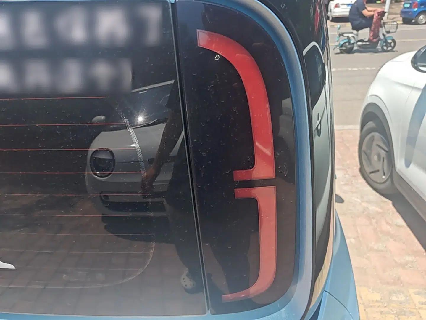 Baojun E300 2020 Starry Intelligence Edition — миниатюра 9