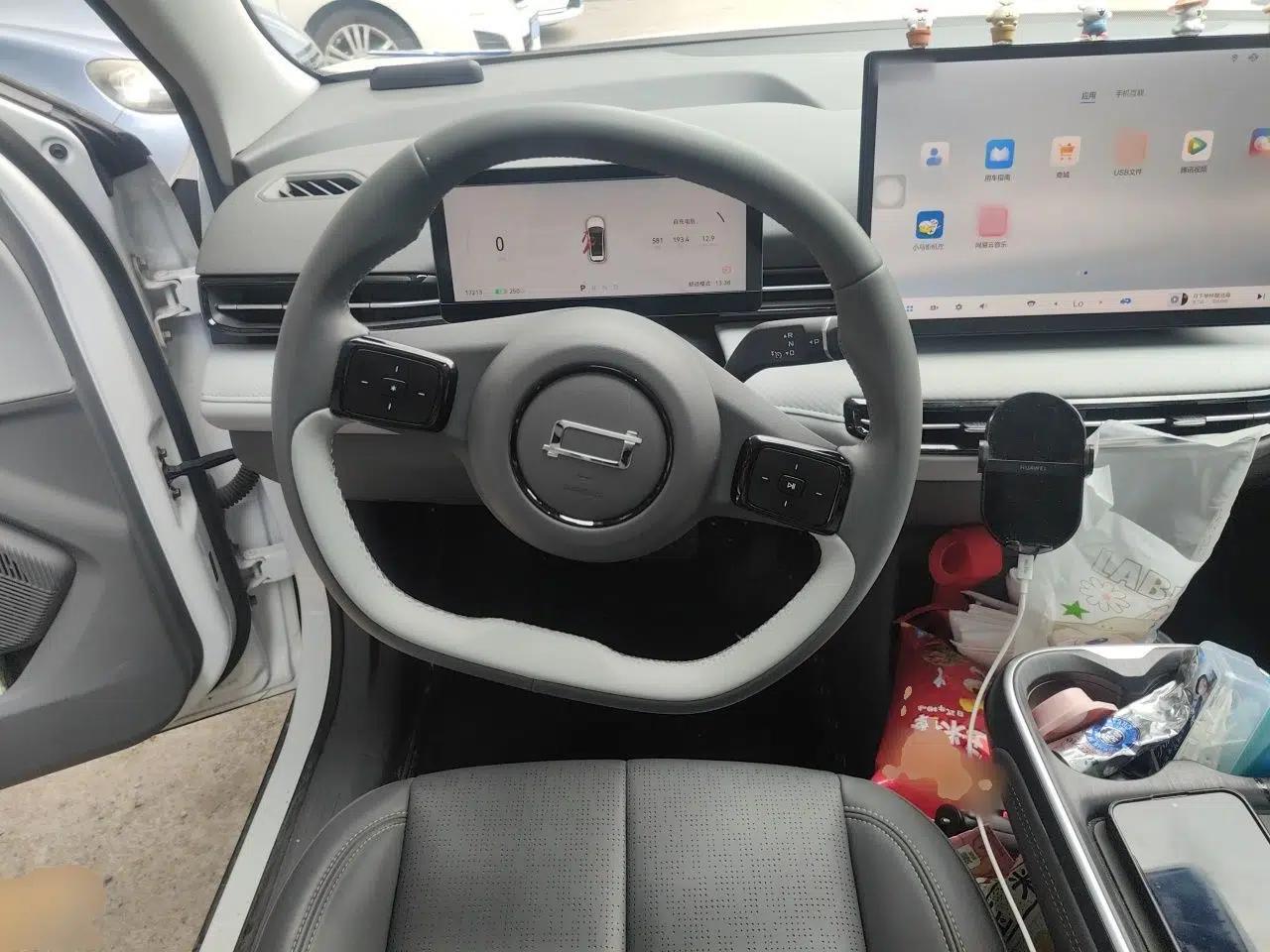 Bestune Yueyi 03 2025 565km Premium Edition — миниатюра 10