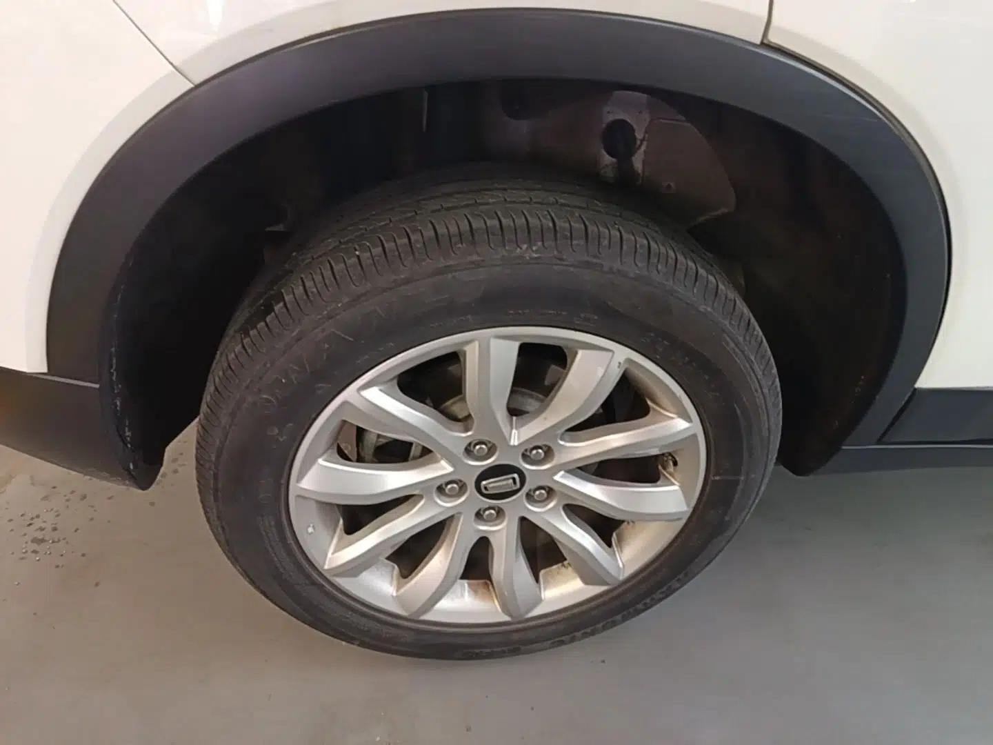 Bestune T33 2019 1.6L Automatic Luxury Edition China VI — миниатюра 11