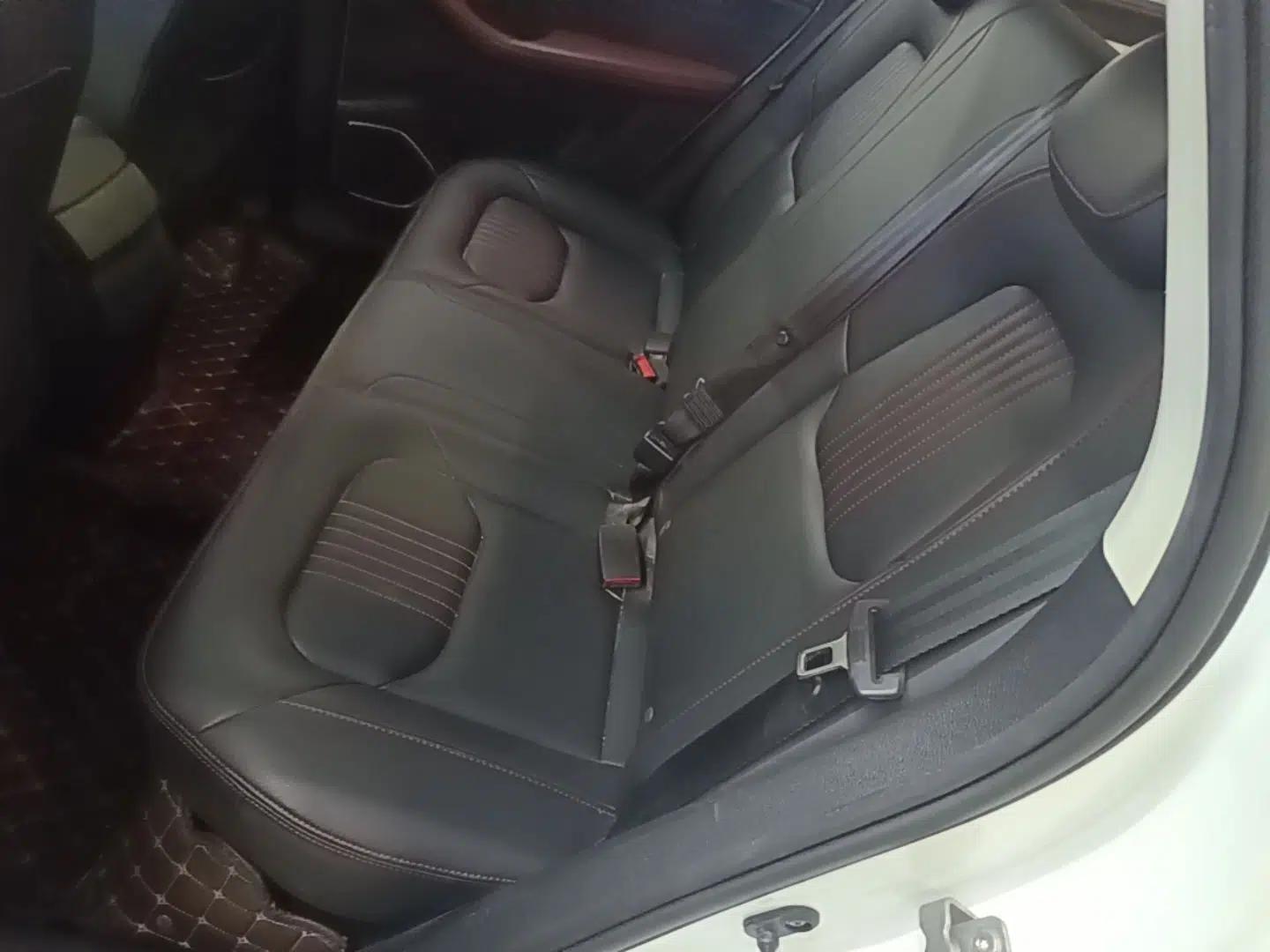 Bestune T33 2019 1.6L Automatic Luxury Edition China VI — миниатюра 20