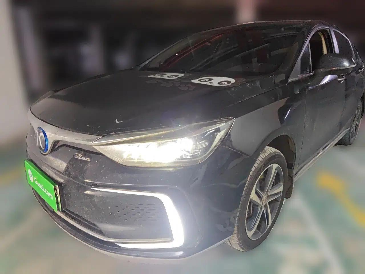 BAIC Beijing EU5 2018 R500 Smart Wind Edition — миниатюра 1