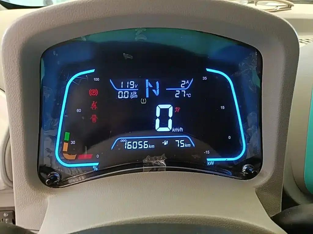 Yizhi EV2 2023 Auspicious Edition 201km Comfort Model — миниатюра 12