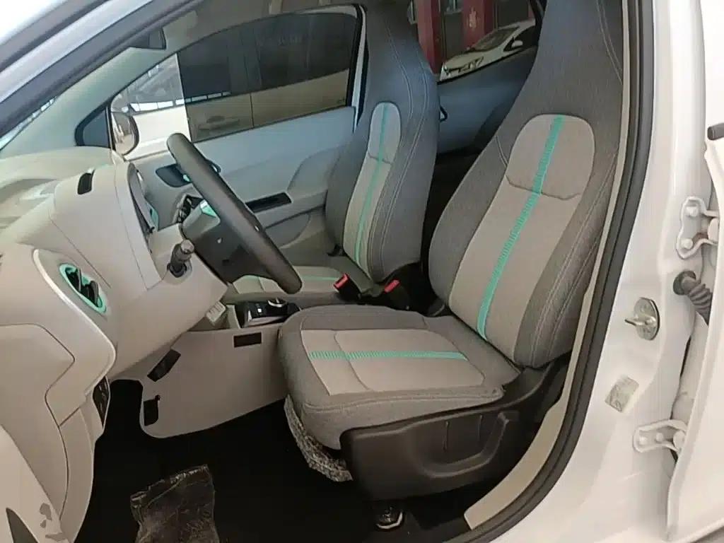 Yizhi EV2 2023 Auspicious Edition 201km Comfort Model — миниатюра 15