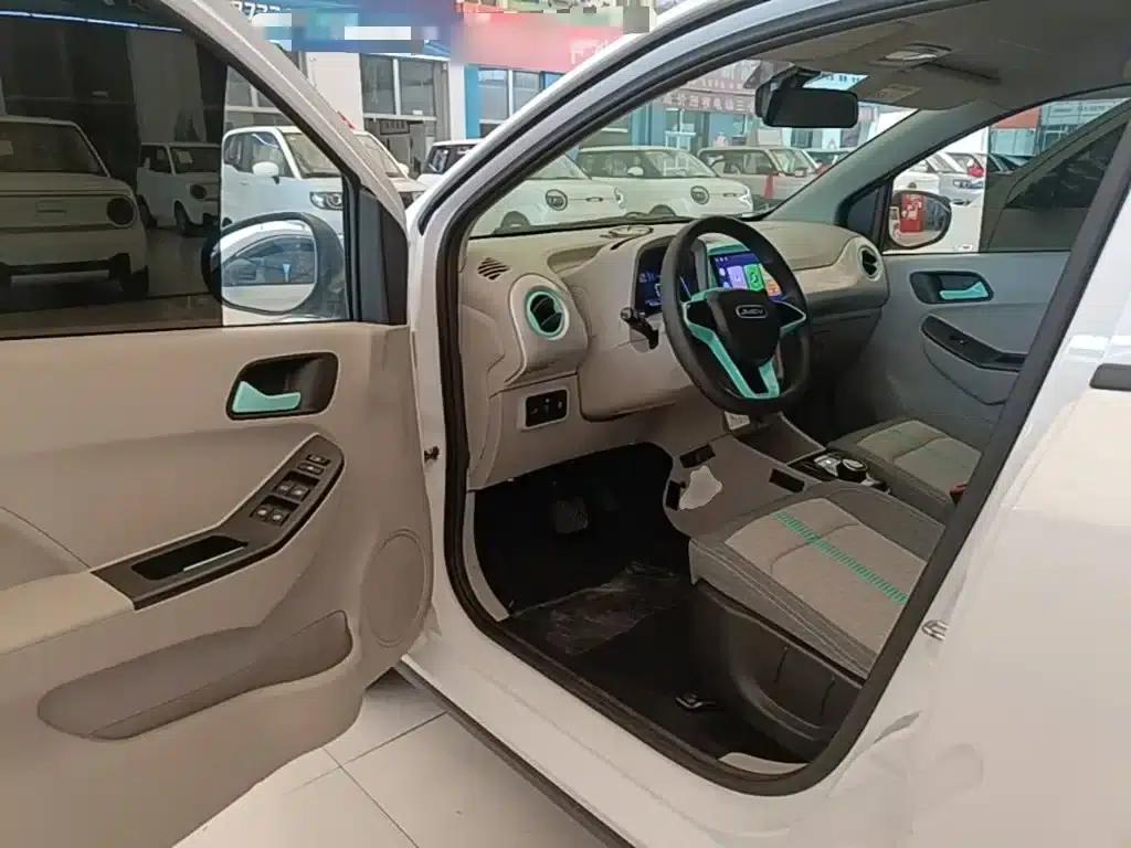 Yizhi EV2 2023 Auspicious Edition 201km Comfort Model — миниатюра 16