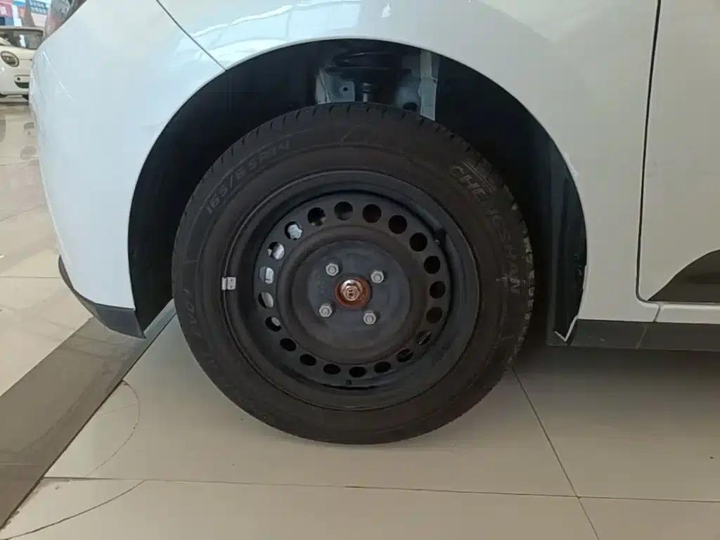 Yizhi EV2 2023 Auspicious Edition 201km Comfort Model — миниатюра 23