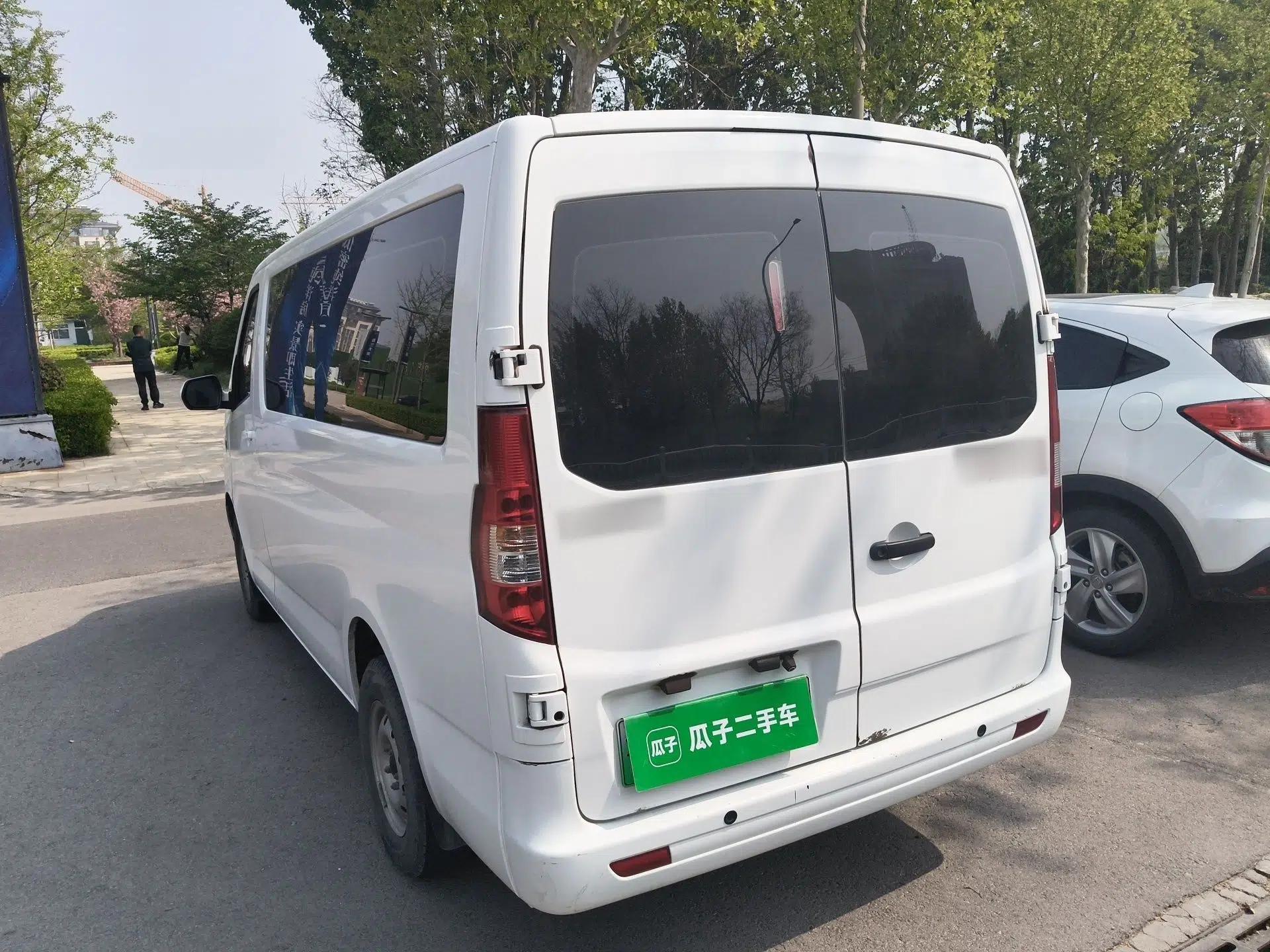 CHANGAN KAICHENG Ruixing EM80 2024 Comfort-Style 6-Seater 41.86 kWh — миниатюра 3