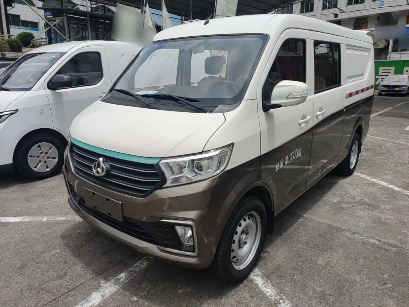 CHANGAN KUAYUE Xing V5 EV 2021 Luxury Edition 5-Seater Van with Lingdian System — миниатюра 1