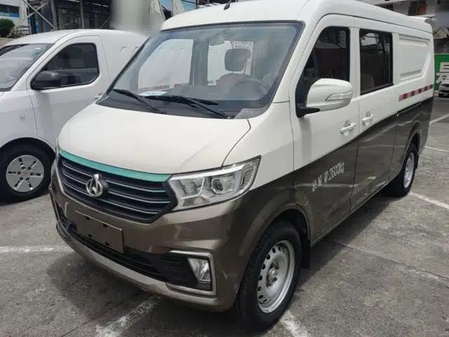 CHANGAN KUAYUE Xing V5 EV 2021 Luxury Edition 5-Seater Van with Lingdian System