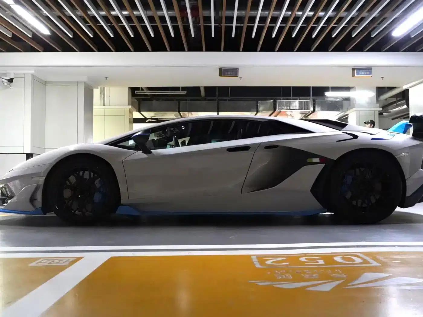 2011 Aventador LP 700-4 — миниатюра 3