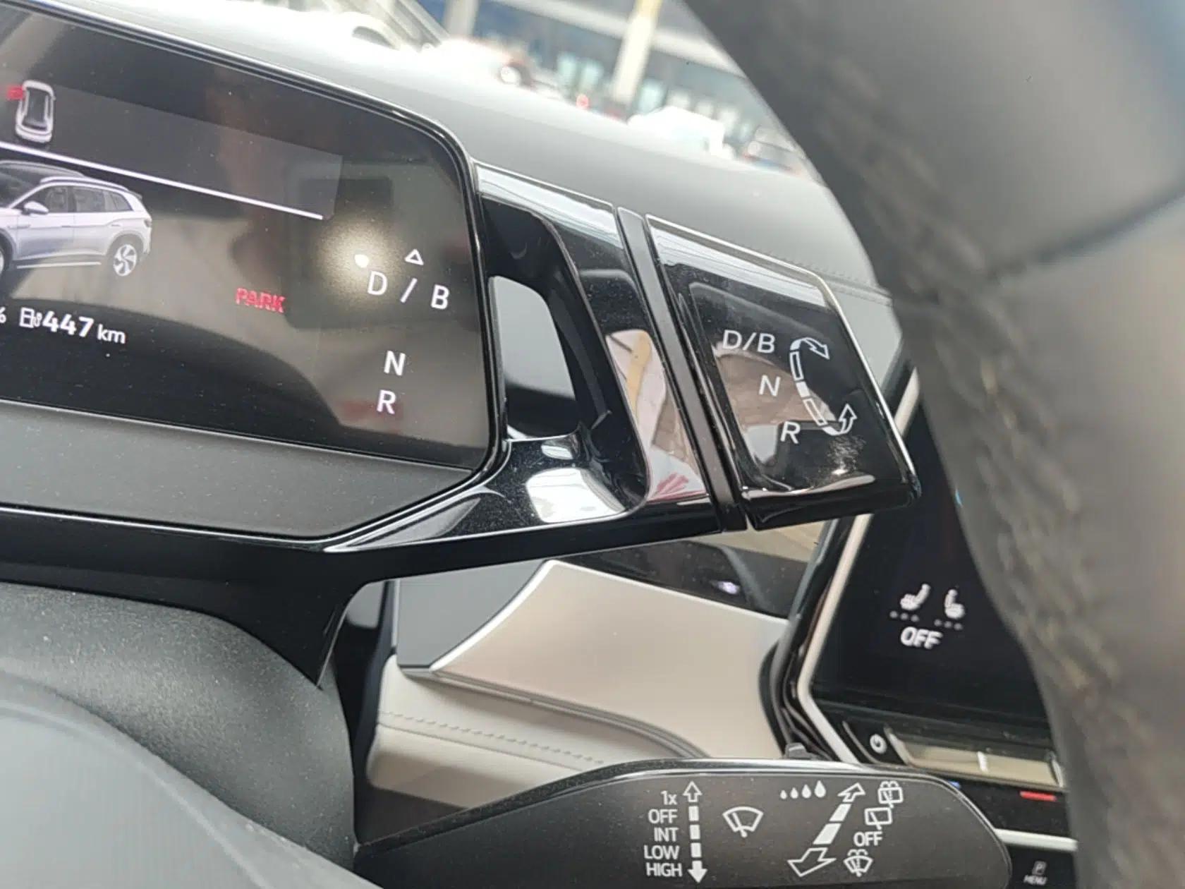 Volkswagen ID.6 CROZZ 2022 Long-Range PRO Edition — миниатюра 16