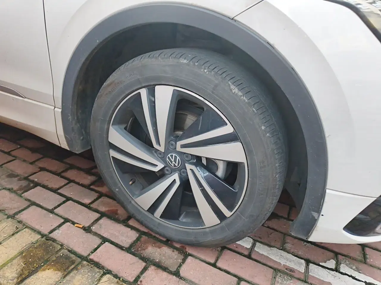 Volkswagen Tiguan X 2021 330TSI Two-Wheel Drive Enjoyment Version — миниатюра 8