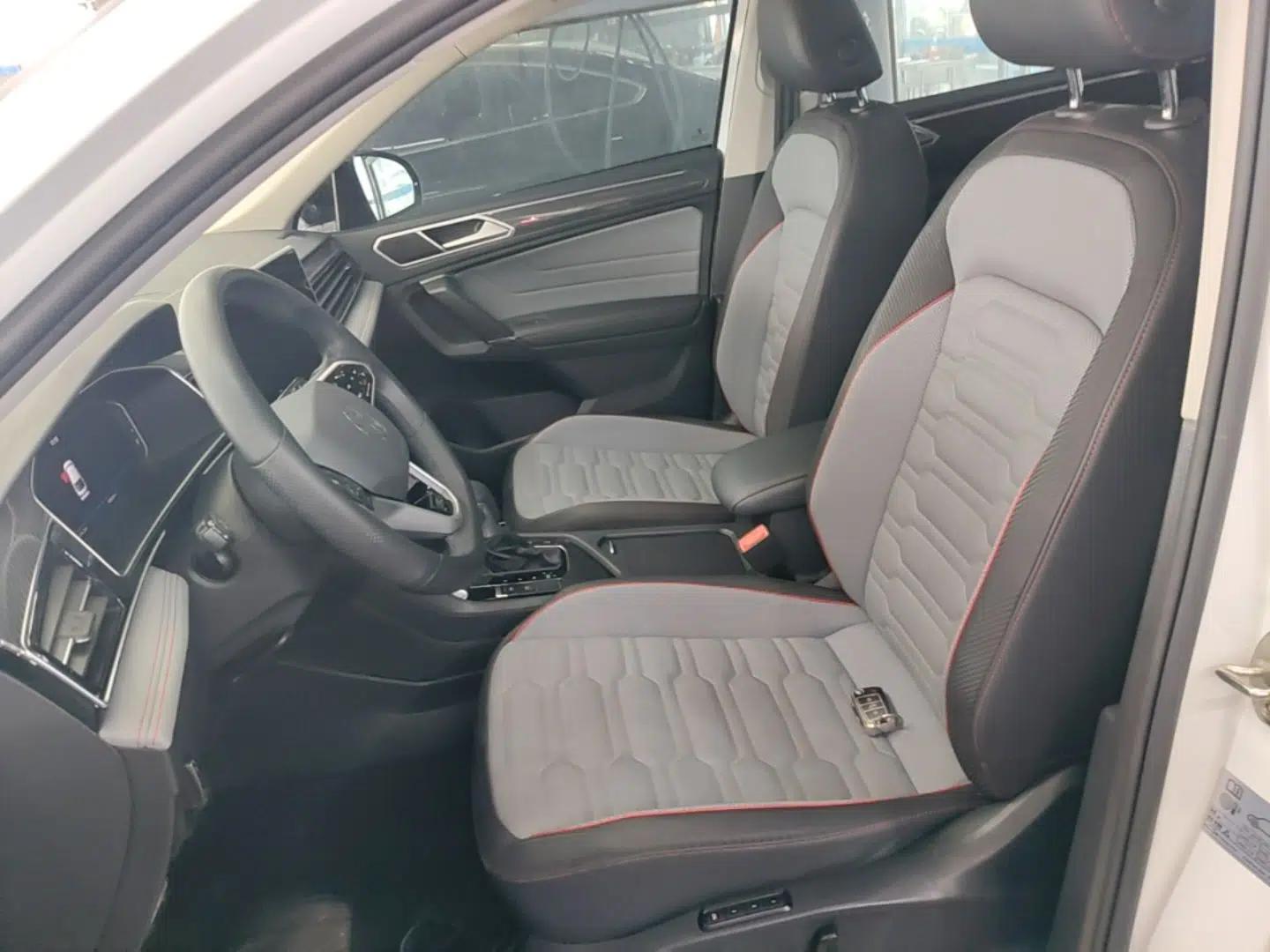 Volkswagen Tiguan X 2022 330TSI Two-Wheel-Drive Prestige Flagship Edition — миниатюра 17