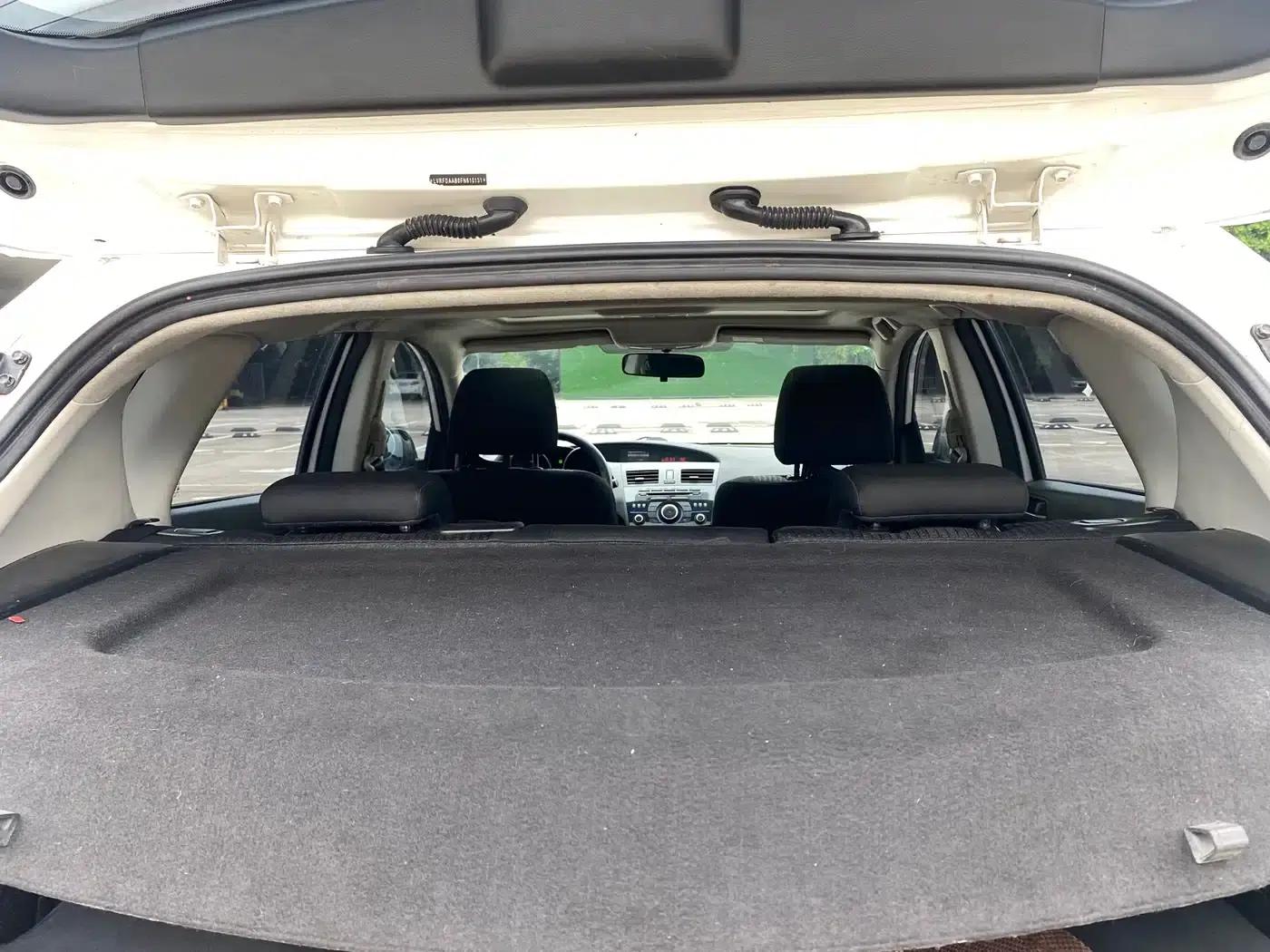 Mazda3 Axela 2015 Hatchback 1.6L Automatic Elite — миниатюра 17