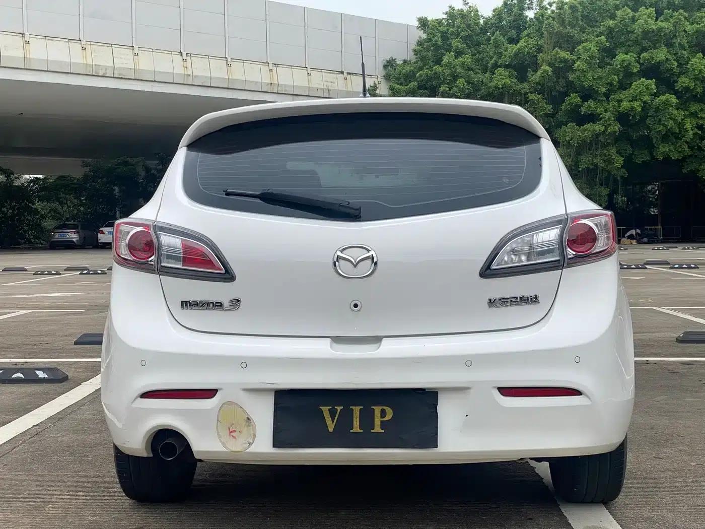 Mazda3 Axela 2015 Hatchback 1.6L Automatic Elite — миниатюра 5