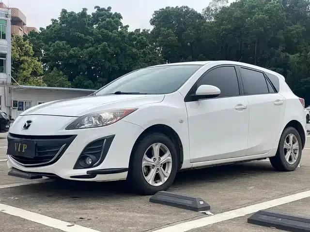 Mazda3 Axela 2015 Hatchback 1.6L Automatic Elite