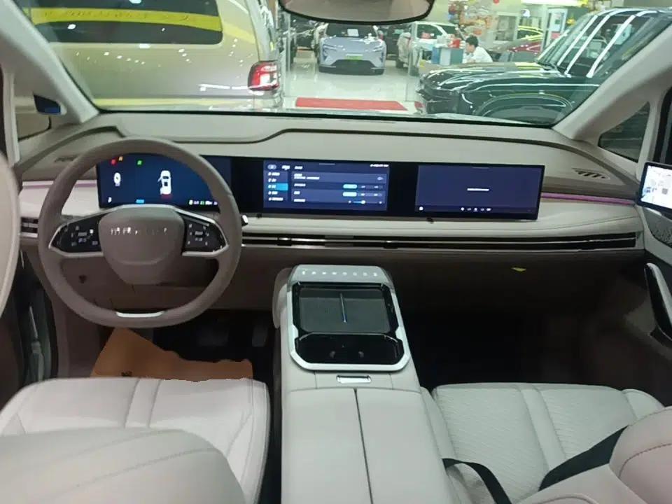 SAIC MAXUS Dajia 7 2024 605 km Extended Range Highland Version Six-Seater — миниатюра 17