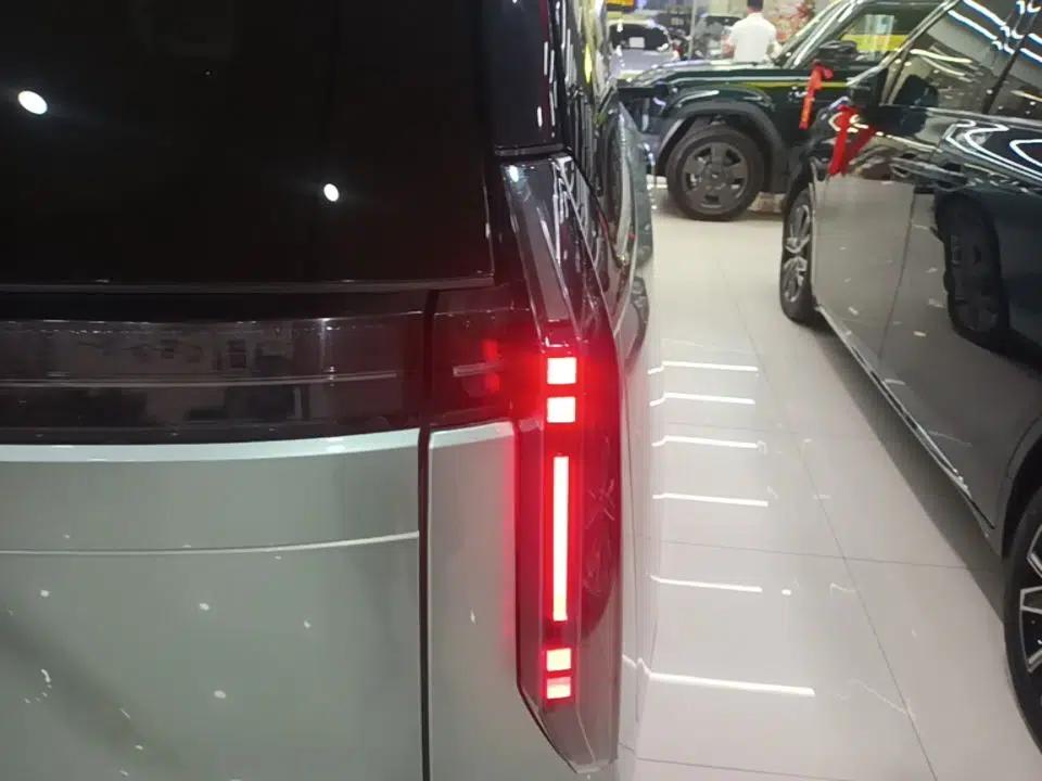 SAIC MAXUS Dajia 7 2024 605 km Extended Range Highland Version Six-Seater — миниатюра 9
