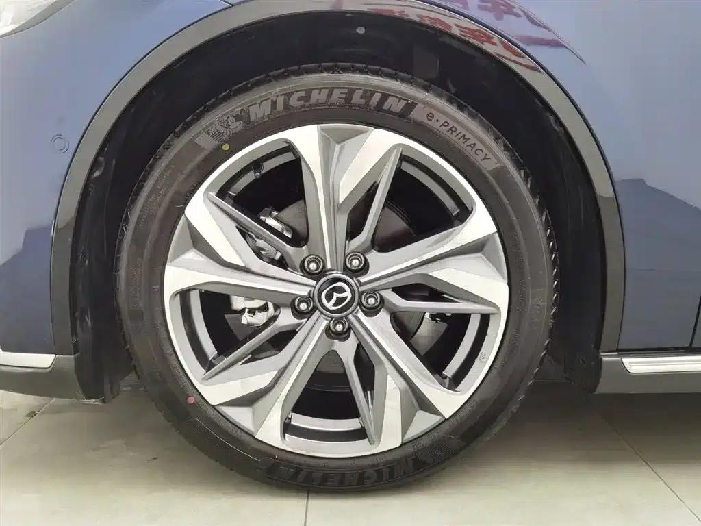 Mazda EZ-6 2024 Extended Range 200 Smart Edition — миниатюра 17