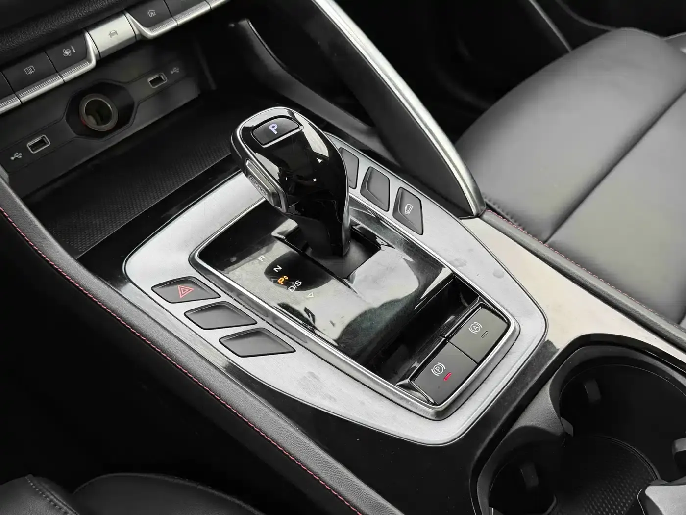 MG Pilot 2021 300TGI Automatic 2WD Dynamic Luxury Edition — миниатюра 13