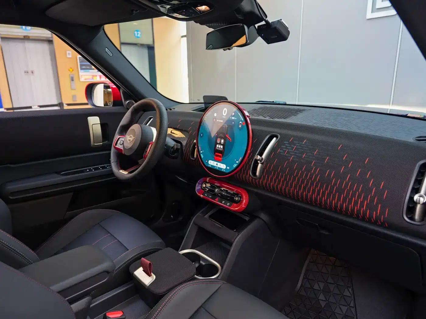 MINI JCW COUNTRYMAN 2024 2.0T JOHN COOPER WORKS — миниатюра 9